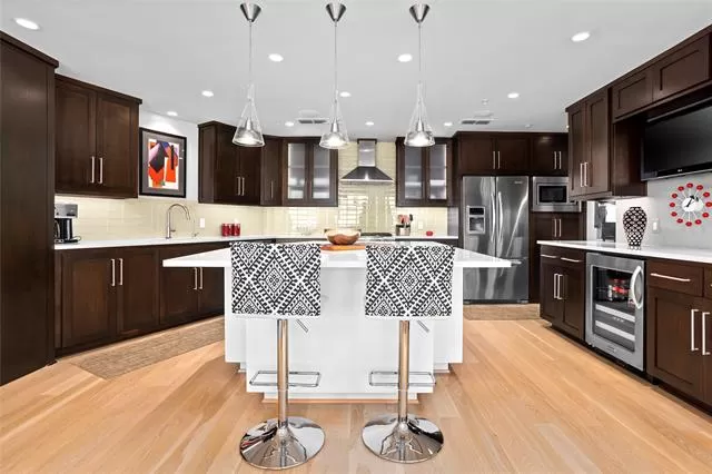 MLS: 20766967 Condo For Sale