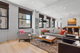 Photo #5: 20766967 Listing