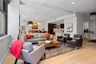 Photo #6: 20766967 Listing