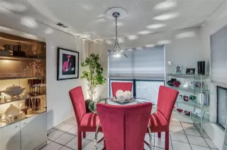 Photo #6: 20775666 Listing