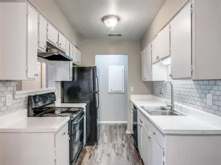 Photo #5: 20814051 Listing 