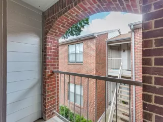 Photo #2: 20818918 Listing