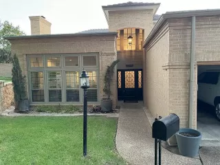 Photo #3: 20828363 Listing