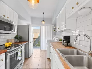 Photo #6: 20859613 Listing