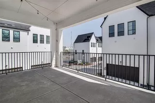 Photo #6: 20859923 Listing