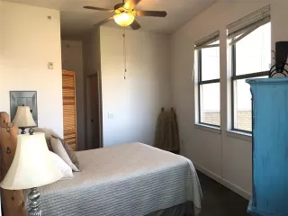 Photo #6: 20861604 Listing