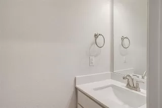 Photo #6: 20864845 Listing 