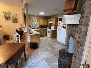 Photo #5: 20874722 Listing