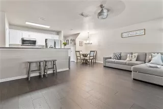 Photo #5: 20875351 Listing