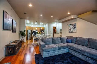 Photo #3: 20884872 Listing