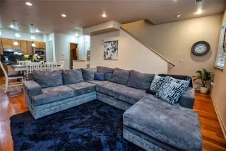 Photo #6: 20884872 Listing