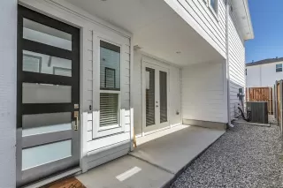 Photo #4: 20888782 Listing