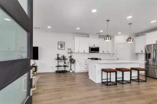 Photo #5: 20888782 Listing