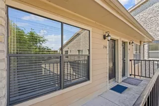 Photo #6: 20897203 Listing