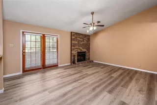 Photo #2: 20898376 Listing