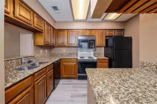 Photo #4: 20898376 Listing