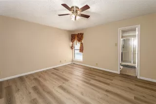 Photo #6: 20898376 Listing