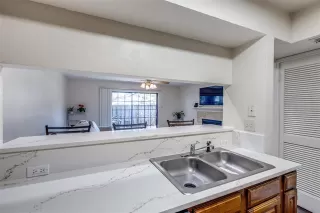 Photo #5: 20908618 Listing 