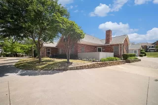 Photo #4: 20909082 Listing