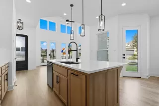 Photo #6: 20910003 Listing