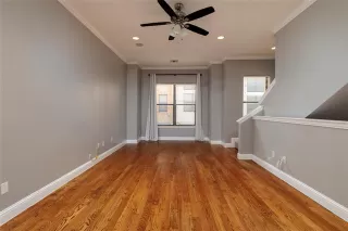 Photo #3: 20910968 Listing