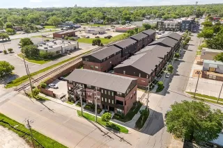 Photo #4: 20912530 Listing