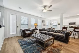 Photo #4: 20914257 Listing