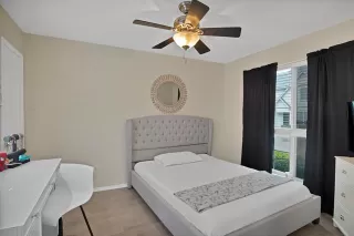 Photo #6: 20916413 Listing