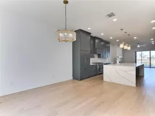 Photo #4: 20917412 Listing 