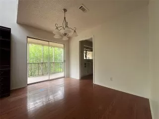 Photo #5: 20922008 Listing 