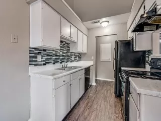 Photo #6: 20926127 Listing