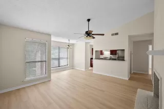 Photo #3: 20926530 Listing 
