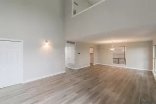 Photo #6: 20928773 Listing