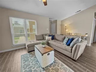 Photo #3: 20929523 Listing 