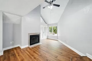 Photo #6: 20930945 Listing 