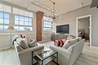 Photo #2: 20933845 Listing