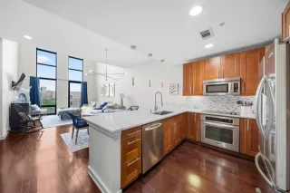 Photo #2: 20942905 Listing