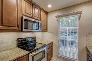 Photo #6: 20943288 Listing 