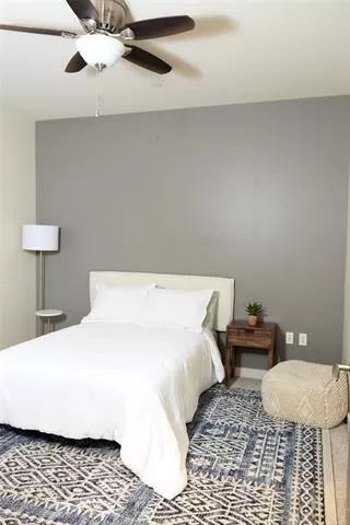 Photo #4: 20943639 Listing