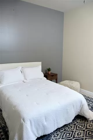 Photo #5: 20943639 Listing