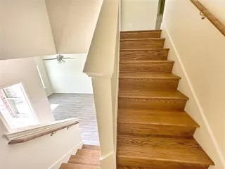 Photo #5: 20944727 Listing