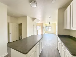 Photo #2: 20944801 Listing