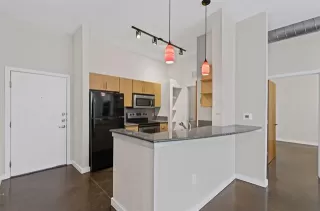 Photo #6: 20949375 Listing