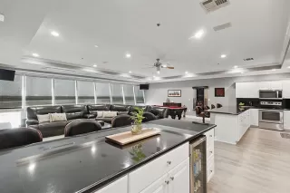 Photo #5: 20951960 Listing