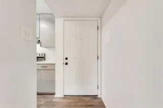 Photo #2: 20956947 Listing