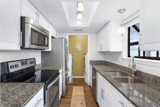 Photo #6: 20957077 Listing 