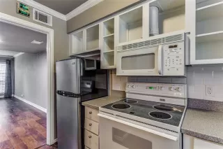 Photo #6: 20963869 Listing