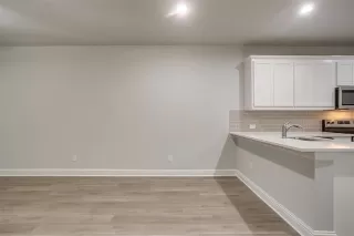 Photo #6: 20968586 Listing