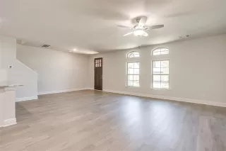 Photo #5: 20968605 Listing