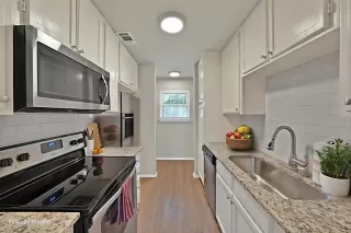 Photo #4: 20972217 Listing